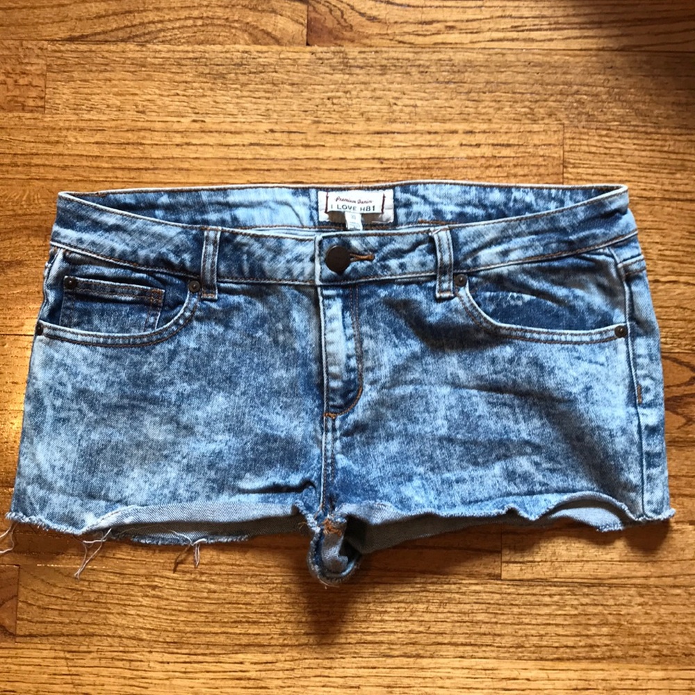 Acid wash jean short